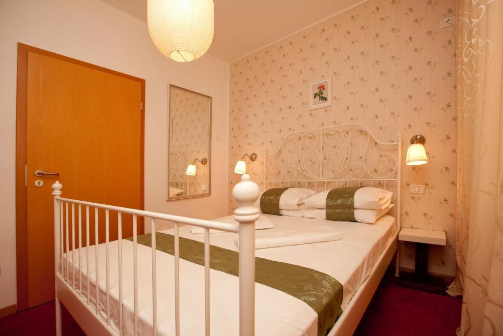 Pension Dinu Residence Timişoara Cameră foto